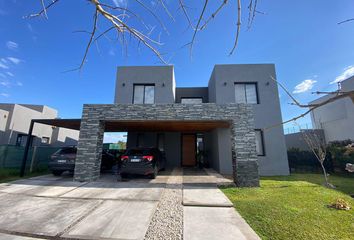 Casa en  El Cantón Islas, Partido De Escobar