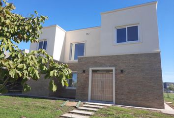 Casa en  Puertos Del Lago, Partido De Escobar