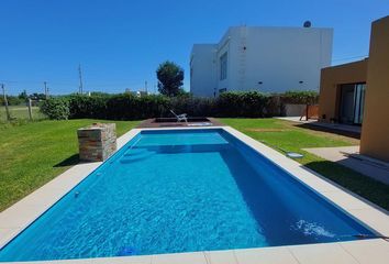 Casa en  Puerto Roldán, Roldán