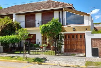 Casa en  Adrogué, Partido De Almirante Brown