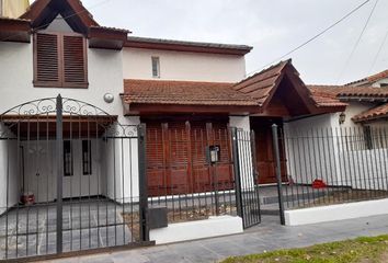 Casa en  Adrogué, Partido De Almirante Brown