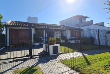 Casa en  Barrio Fortunato De La Plaza, Mar Del Plata