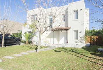 Casa en  Los Alisos, Partido De Tigre