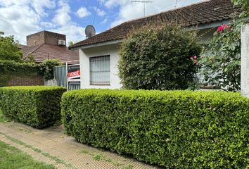 Casa en  Manuel B Gonnet, Partido De La Plata