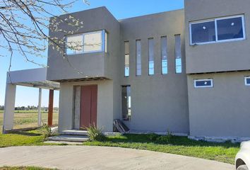 Casa en  Haras Del Sur, Partido De La Plata