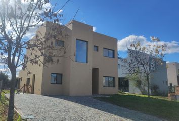 Casa en  Puertos Del Lago, Partido De Escobar