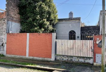 Casa en  Remedios De Escalada, Partido De Lanús