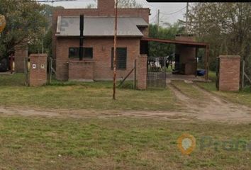 Casa en  Cs Los Pinos, Álvarez, Rosario, Santa Fe, Arg