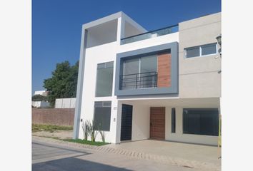 Casa en fraccionamiento en  Boulevard De Los Reyes, San Antonio Cacalotepec, San Andrés Cholula, Puebla, 72820, Mex