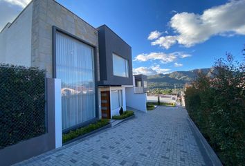 Casa en  Challuabamba, Cuenca