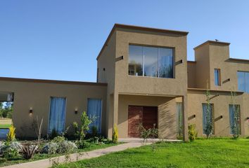 Casa en  Capilla Del Señor, Exaltación De La Cruz