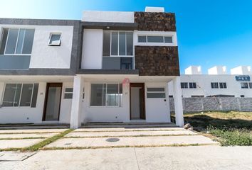 Casa en  Calzada Juan Gil Preciado, Jardines De Nuevo México, Zapopan, Jalisco, 45138, Mex