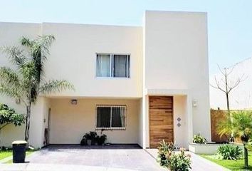 Casa en condominio en  Avenida El Romeral, El Romeral, Zapopan, Jalisco, 45222, Mex