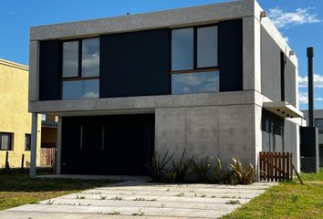 Casa en  Puertos Del Lago, Partido De Escobar