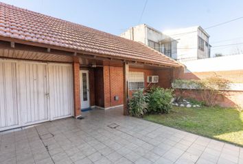 Casa en  Remedios De Escalada, Partido De Lanús