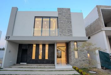 Casa en  Avenida Punto Sur, Los Gavilanes, Tlajomulco De Zúñiga, Jalisco, 45645, Mex