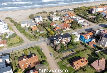 Locales en  Barrio Cerrado Costa Esmeralda, Pinamar