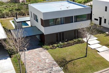 Casa en  Puertos Del Lago, Partido De Escobar