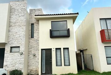 Casa en condominio en  Avenida De La Huerta, Fraccionamiento El Campestre, Zapopan, Jalisco, 45221, Mex