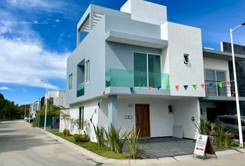 Casa en condominio en  Calle Huamúchil 8, San Agustín, Tlajomulco De Zúñiga, Jalisco, 45645, Mex