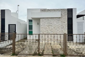 Casa en  Calle Bacalar, Fuentes De Cancún, Cancún, Benito Juárez, Quintana Roo, 77508, Mex