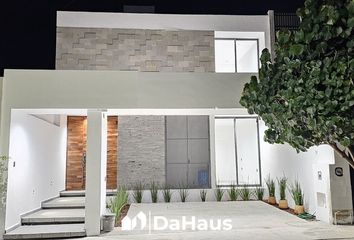 Casa en  Calle Monte Makalu, Residencial Valle Verde, Colima, 28017, Mex