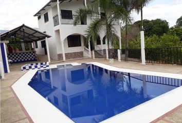 Casa en  Carmen De Apicalá, Tolima