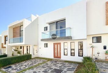 Casa en condominio en  Calle Huizache, Zibata, Zona Cactus, El Marqués, Querétaro, 76269, Mex