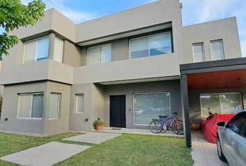 Casa en  Puertos Del Lago, Partido De Escobar