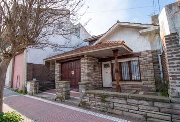 Casa en  Bernardino Rivadavia, Mar Del Plata