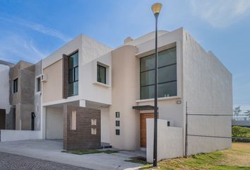 Casa en condominio en  Flor De Canasta, Cumbres Del Lago, La Antigua Juriquilla, Querétaro, 76230, Mex