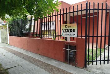 Casa en  Calle Rivadavia 6085, Ciudad Del Libertador General San Martín, General San Martín, B1656, Provincia De Buenos Aires, Arg