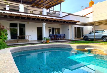 Casa en  Calle Wimbledon, Junto Al Rio, Cuernavaca, Morelos, 62584, Mex