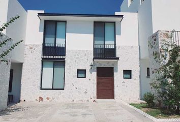 Casa en condominio en  Privada Punta Caiman, Torre De Piedra, La Antigua Juriquilla, Querétaro, 76230, Mex