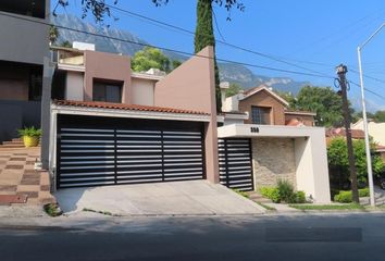 Casa en  Calle Cedros 623-639, Colonial De La Sierra, San Pedro Garza García, Nuevo León, 66286, Mex