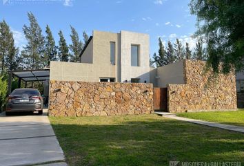 Casa en  El Cantón, Partido De Escobar