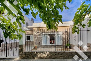 Casa en  Santa Genoveva, Neuquén