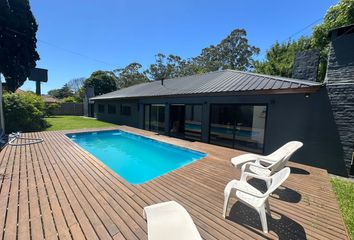 Casa en  Bosque Peralta Ramos, Mar Del Plata