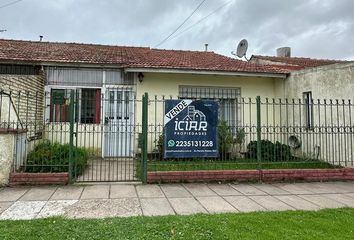 Casa en  Barrio Fortunato De La Plaza, Mar Del Plata