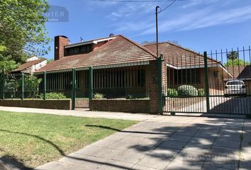 Casa en  Adrogué, Partido De Almirante Brown