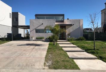 Casa en  Puertos Del Lago, Partido De Escobar