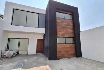 Casa en  Privada Barrio De La Joya, Las Fincas, Jiutepec, Morelos, 62565, Mex