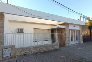 Casa en  Roque Sáenz Peña, Rosario