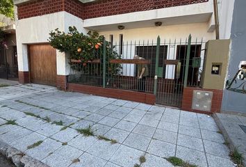 Casa en  Remedios De Escalada, Partido De Lanús