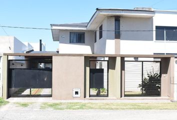 Casa en  Manuel B Gonnet, Partido De La Plata