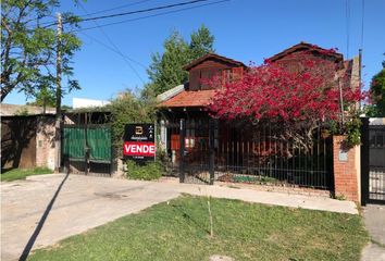 Casa en  José Hernández, Partido De La Plata