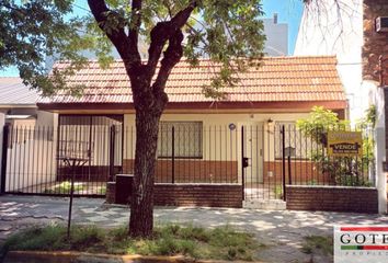 Casa en  Calle Anacleto Rojas 385, Monte Grande, Esteban Echeverría, B1842, Provincia De Buenos Aires, Arg