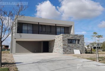 Casa en  Puertos Del Lago, Partido De Escobar