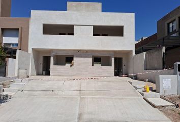 Casa en  Miradores De Manantiales, Córdoba Capital