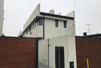 Casa en  José Hernández, Partido De La Plata